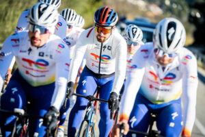 Lee más sobre el artículo TotalEnergies: Un Equipo de Ciclismo de Élite para las Grandes Competiciones